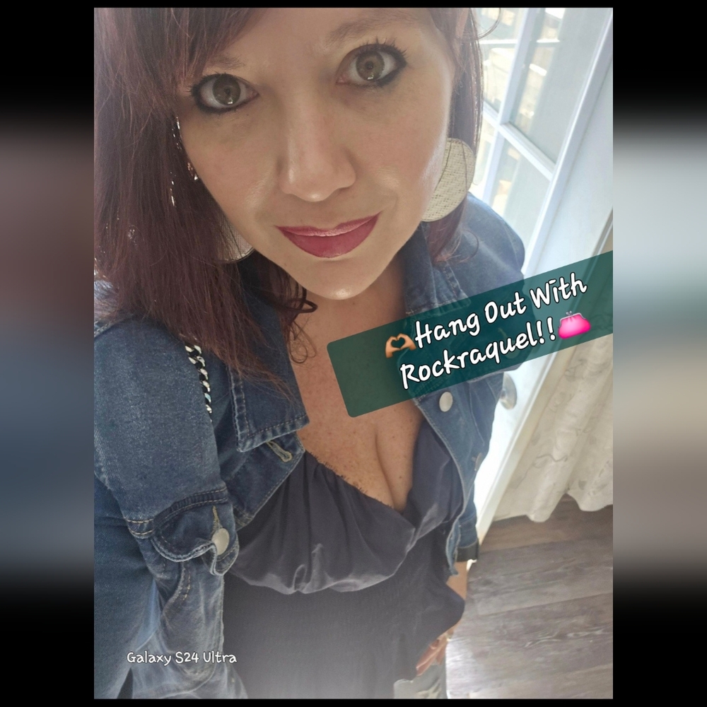 Rockraquel Poshmark Live SHOW! Poshlive! Let's have fun!!💚 - Picture 12 of 17